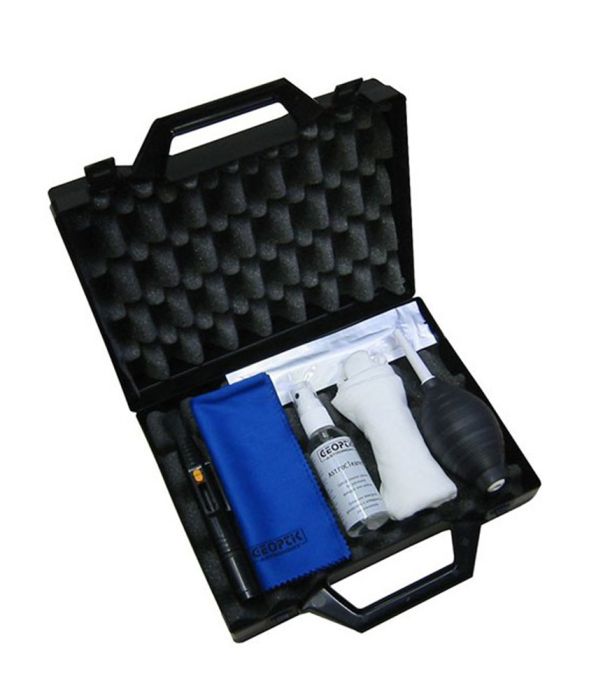 Geoptik Cleaning Kit for lenses with case